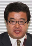 ご挨拶する小林部長