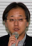 発表する伊藤リーダー
