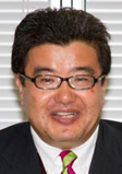 挨拶する小林部長
